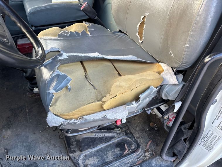 image for item FG0062 2006 International 4300 fuel truck