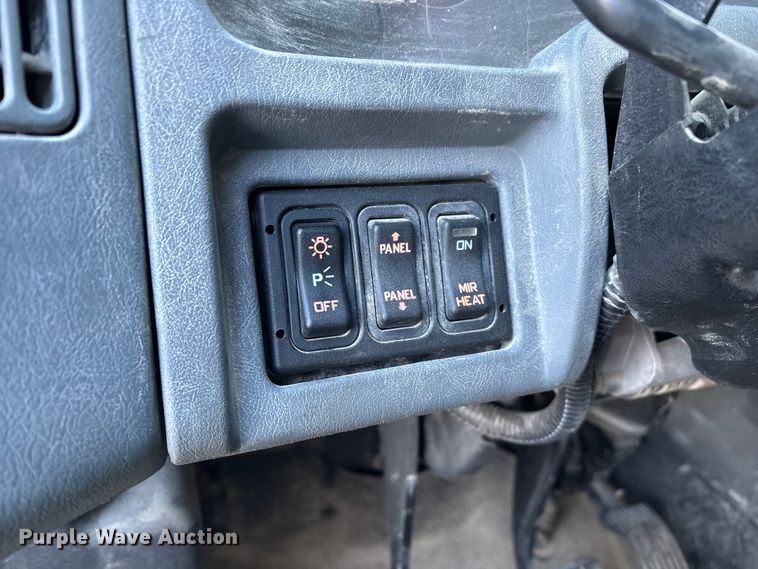 image for item FG0062 2006 International 4300 fuel truck