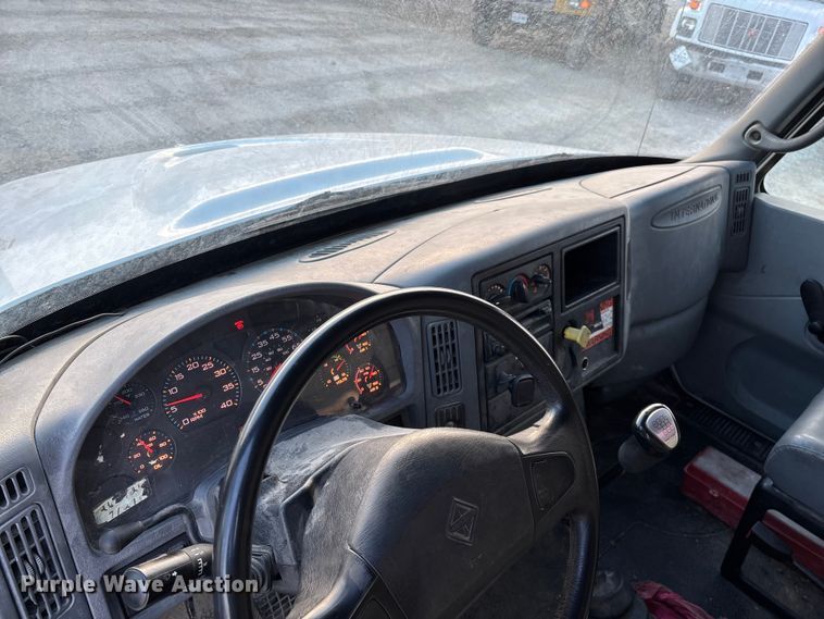 image for item FG0062 2006 International 4300 fuel truck