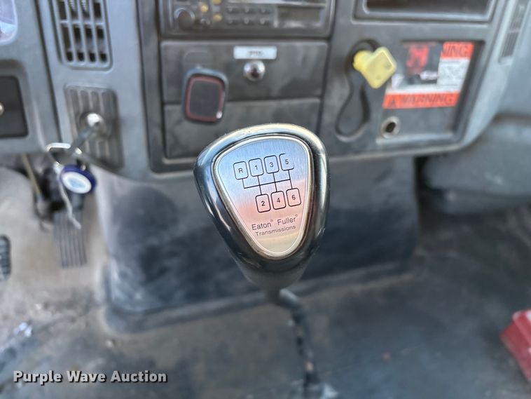 image for item FG0062 2006 International 4300 fuel truck