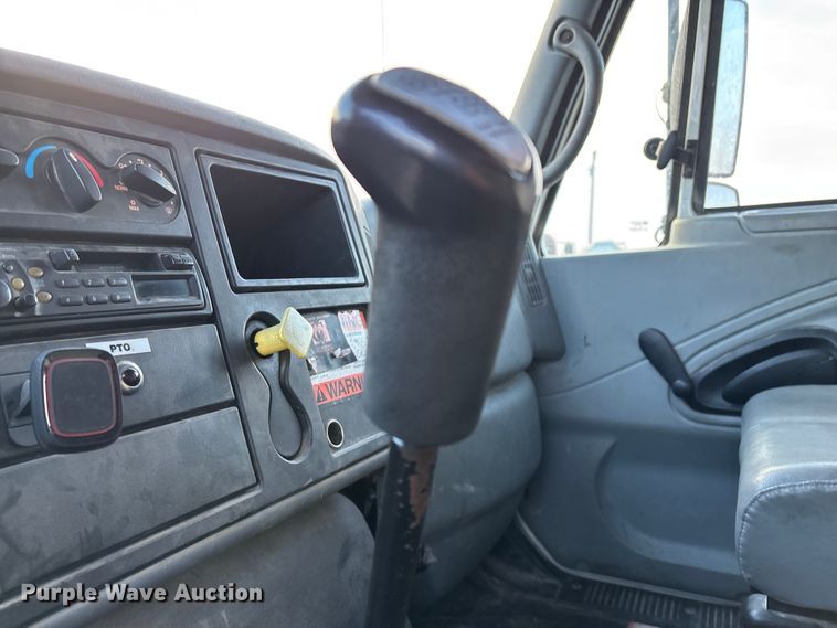 image for item FG0062 2006 International 4300 fuel truck