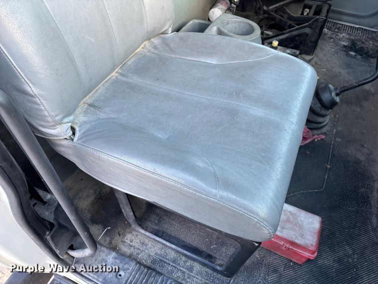 image for item FG0062 2006 International 4300 fuel truck