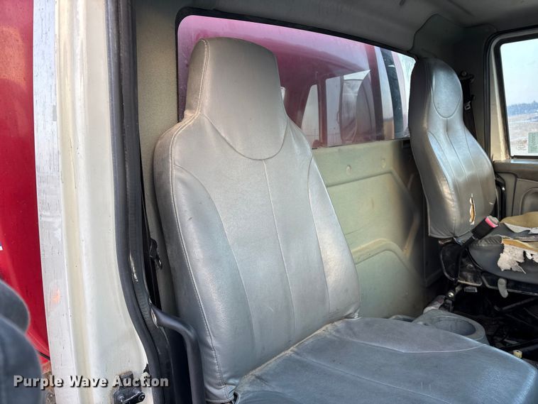 image for item FG0062 2006 International 4300 fuel truck