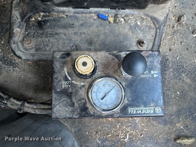 image for item FG0062 2006 International 4300 fuel truck