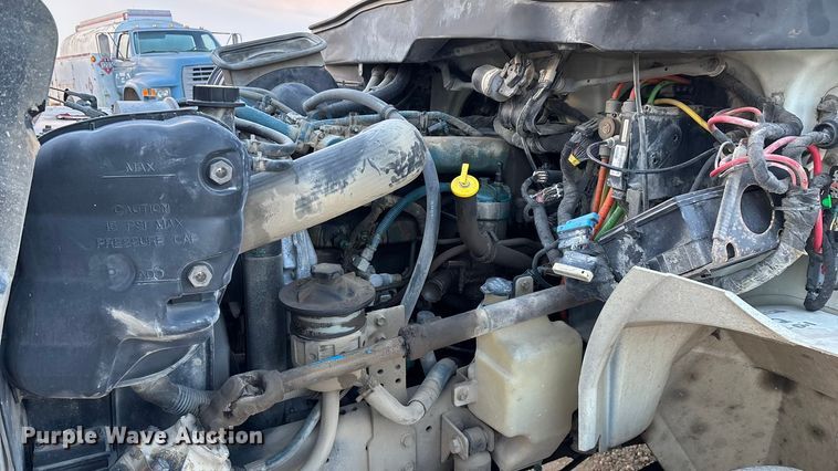 image for item FG0062 2006 International 4300 fuel truck