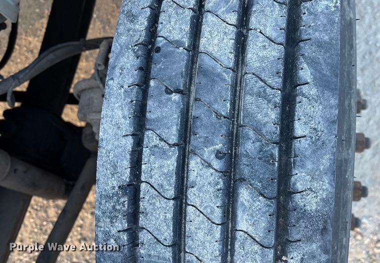 image for item FG0062 2006 International 4300 fuel truck