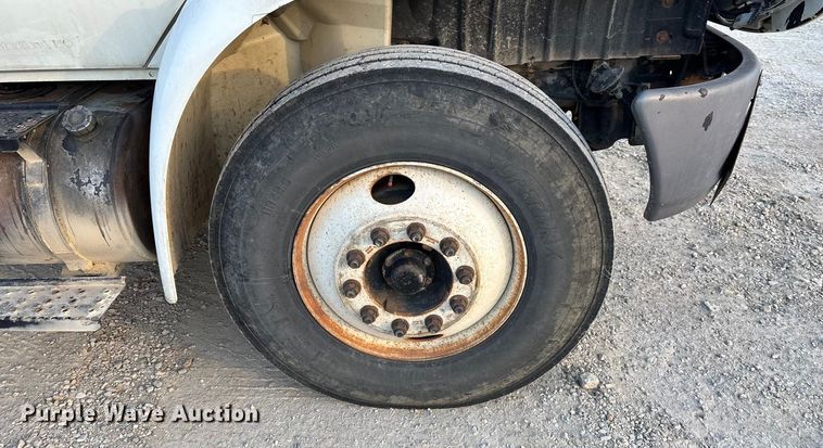 image for item FG0062 2006 International 4300 fuel truck