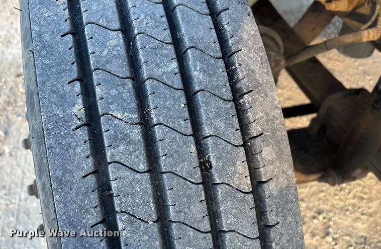 image for item FG0062 2006 International 4300 fuel truck