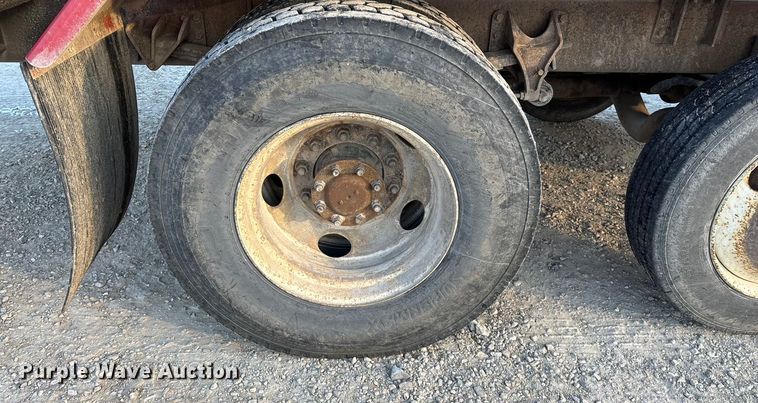 image for item FG0062 2006 International 4300 fuel truck