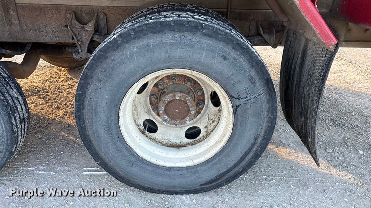 image for item FG0062 2006 International 4300 fuel truck