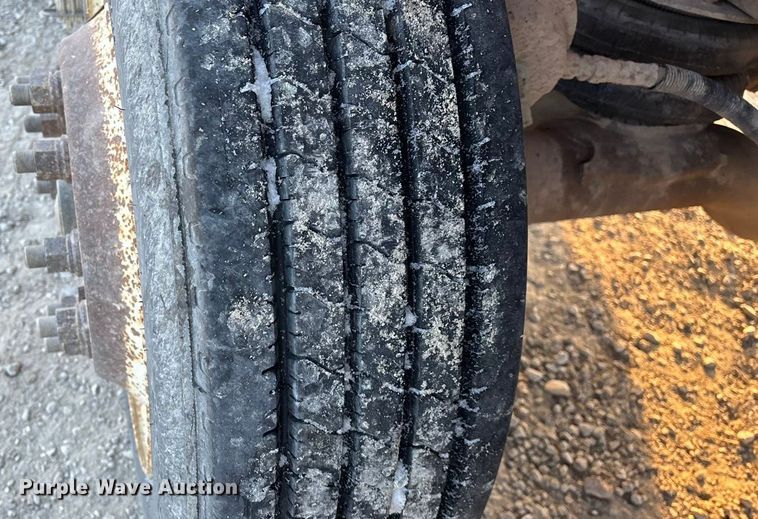 image for item FG0062 2006 International 4300 fuel truck