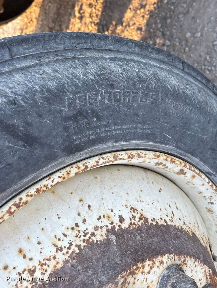 image for item FG0062 2006 International 4300 fuel truck