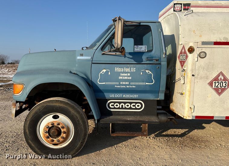 image for item FG0063 1995 Ford F700 fuel truck