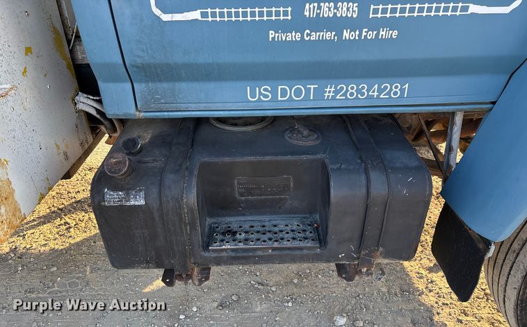 image for item FG0063 1995 Ford F700 fuel truck