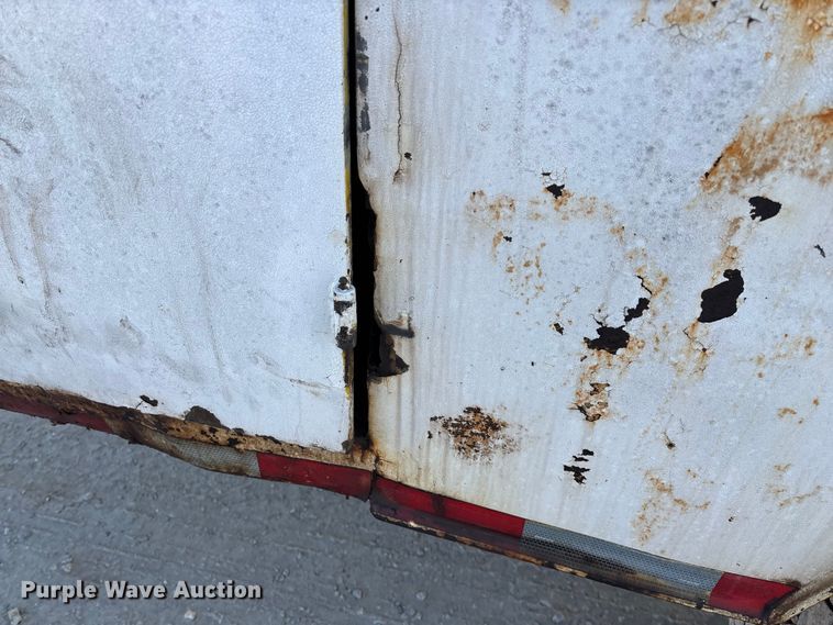 image for item FG0063 1995 Ford F700 fuel truck