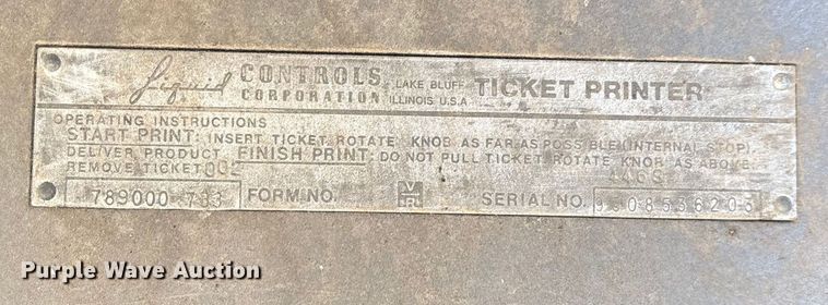 image for item FG0063 1995 Ford F700 fuel truck