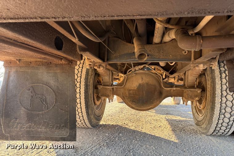 image for item FG0063 1995 Ford F700 fuel truck