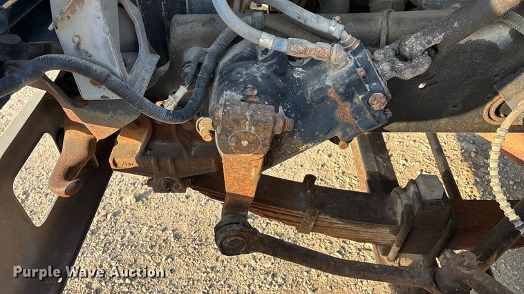 image for item FG0063 1995 Ford F700 fuel truck