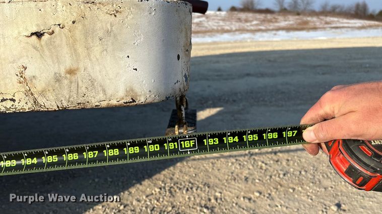 image for item FG0063 1995 Ford F700 fuel truck