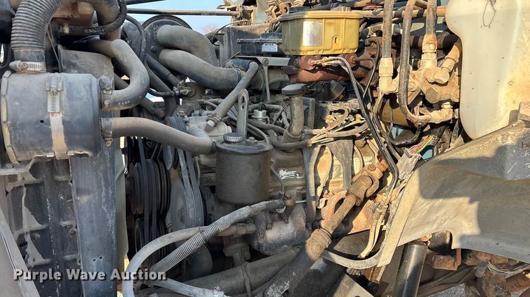 image for item FG0063 1995 Ford F700 fuel truck