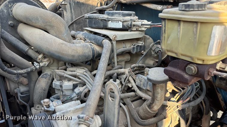 image for item FG0063 1995 Ford F700 fuel truck