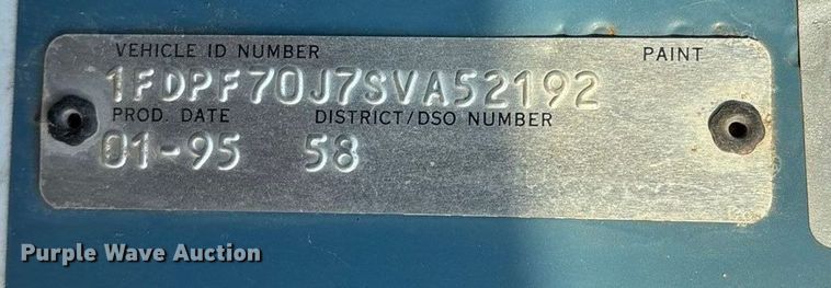 image for item FG0063 1995 Ford F700 fuel truck