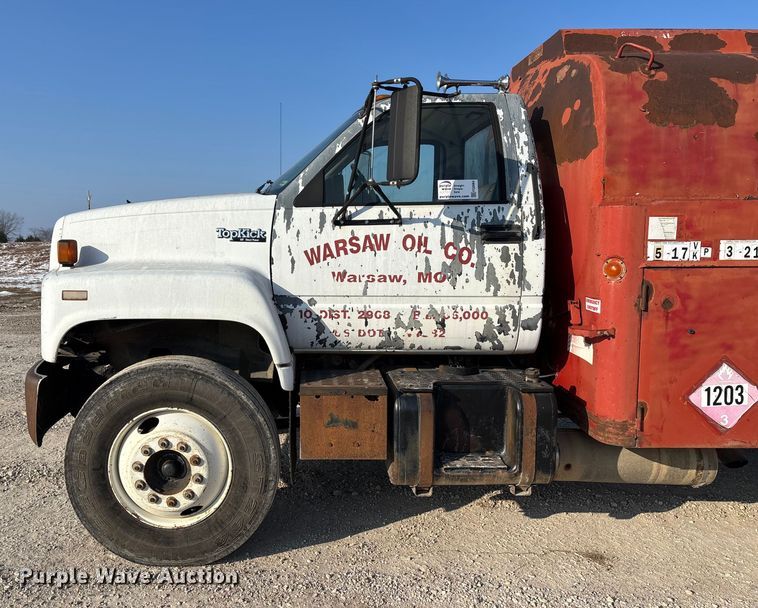 image for item FG0064 1991 GMC C6500 fuel truck