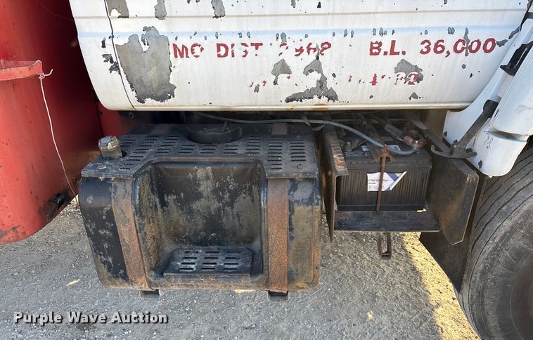 image for item FG0064 1991 GMC C6500 fuel truck