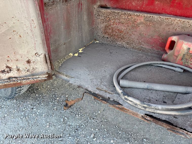 image for item FG0064 1991 GMC C6500 fuel truck