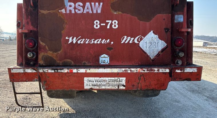 image for item FG0064 1991 GMC C6500 fuel truck