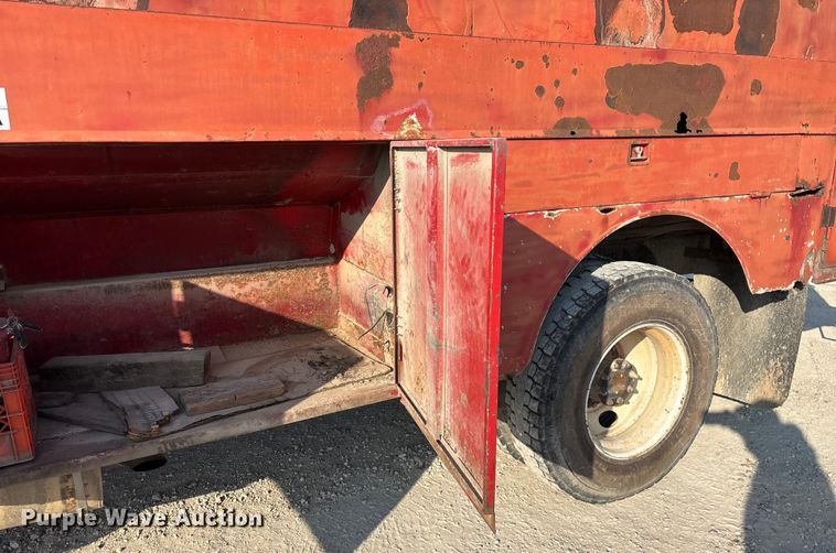 image for item FG0064 1991 GMC C6500 fuel truck