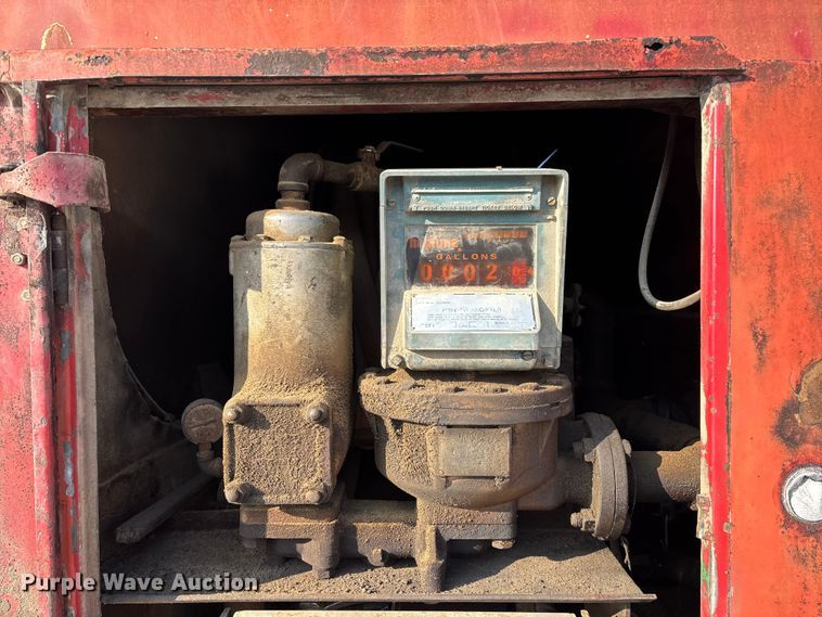 image for item FG0064 1991 GMC C6500 fuel truck