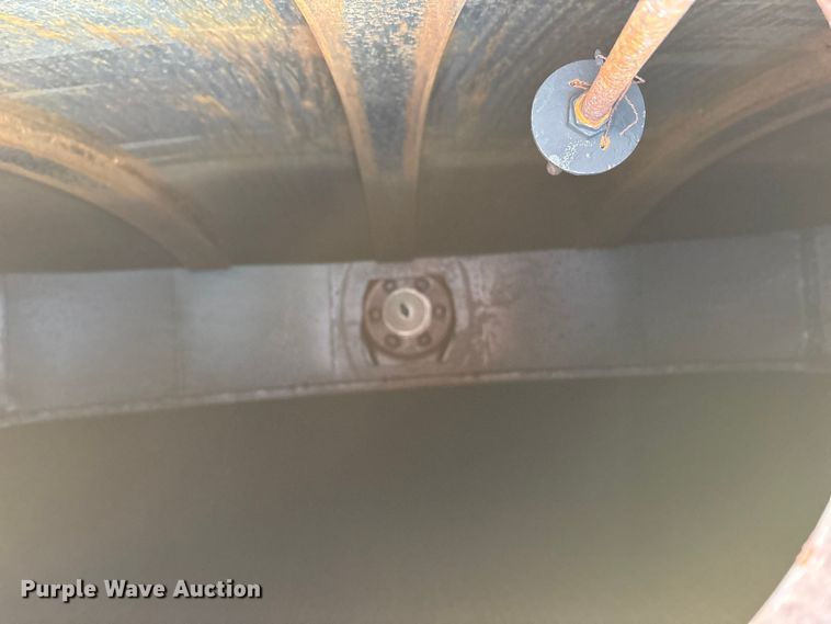 image for item FG0064 1991 GMC C6500 fuel truck