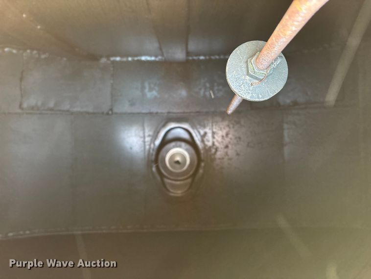 image for item FG0064 1991 GMC C6500 fuel truck