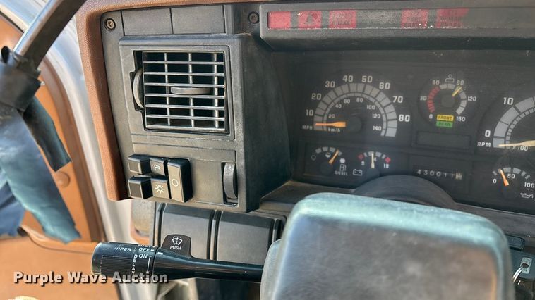 image for item FG0064 1991 GMC C6500 fuel truck