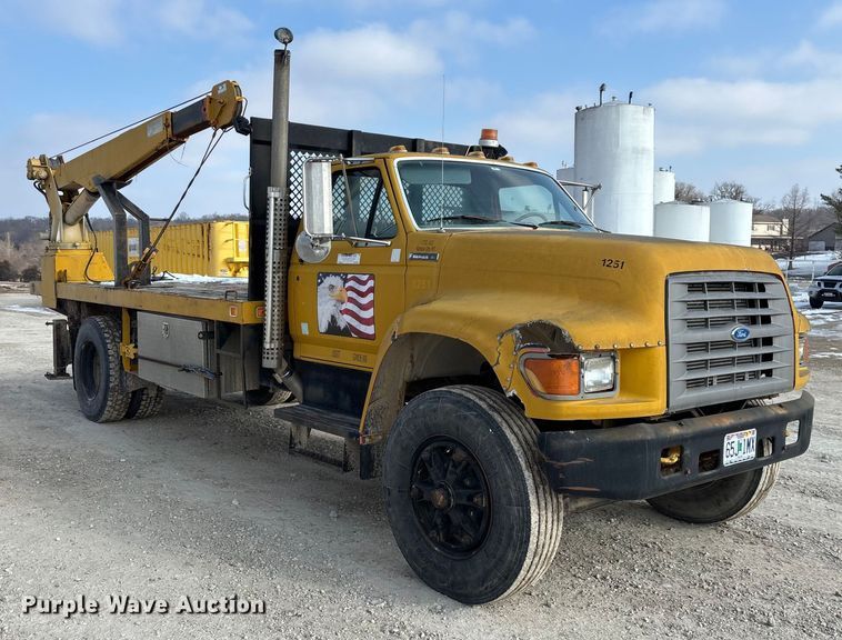 image for item FG0065 1996 Ford F-Series Flat bed truck with crane