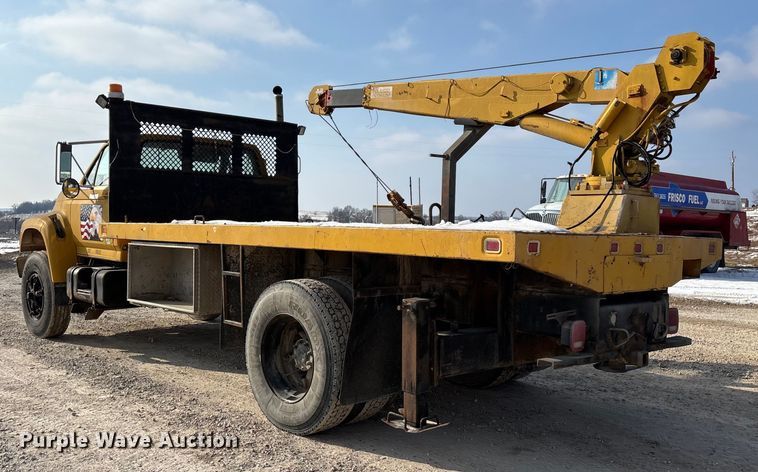 image for item FG0065 1996 Ford F-Series Flat bed truck with crane