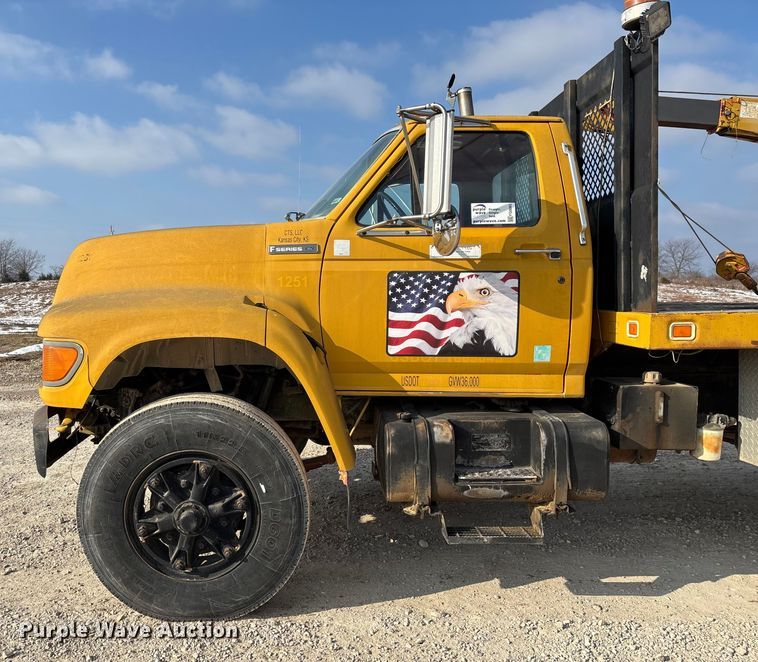 image for item FG0065 1996 Ford F-Series Flat bed truck with crane