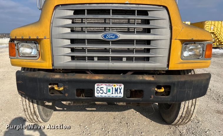 image for item FG0065 1996 Ford F-Series Flat bed truck with crane