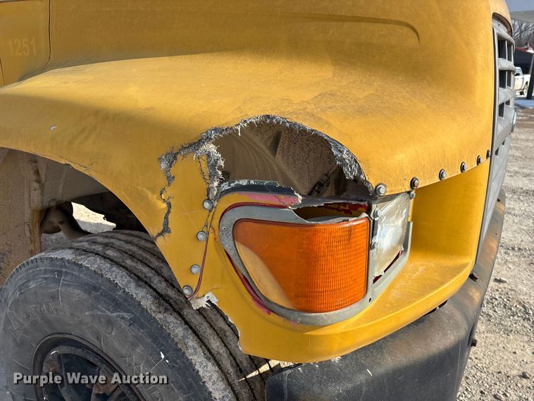 image for item FG0065 1996 Ford F-Series Flat bed truck with crane