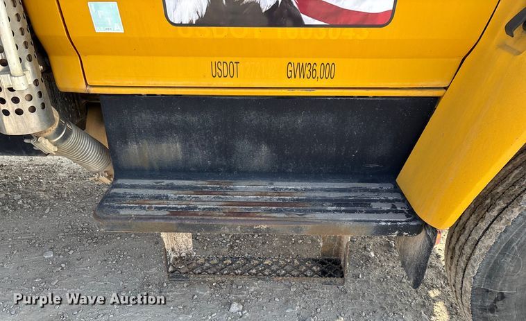 image for item FG0065 1996 Ford F-Series Flat bed truck with crane