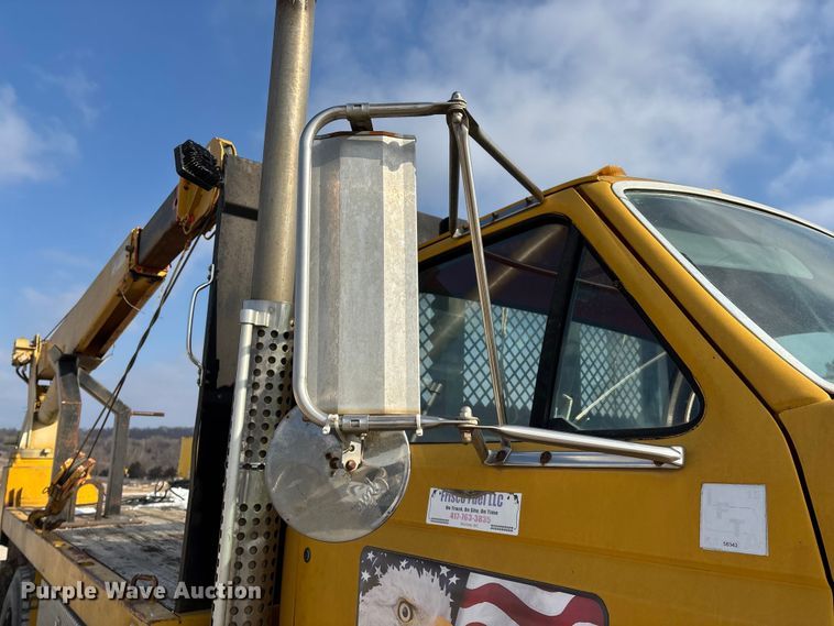 image for item FG0065 1996 Ford F-Series Flat bed truck with crane