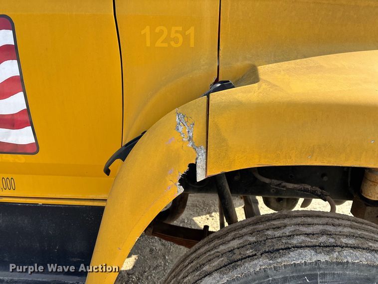 image for item FG0065 1996 Ford F-Series Flat bed truck with crane