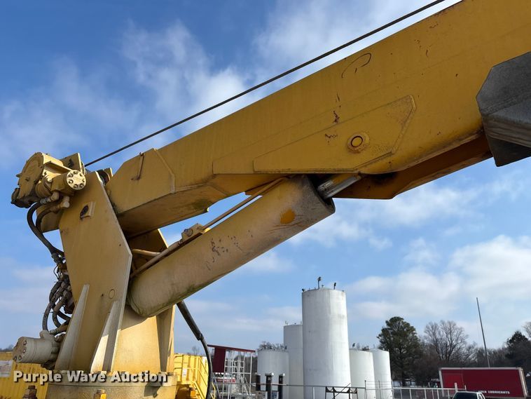 image for item FG0065 1996 Ford F-Series Flat bed truck with crane