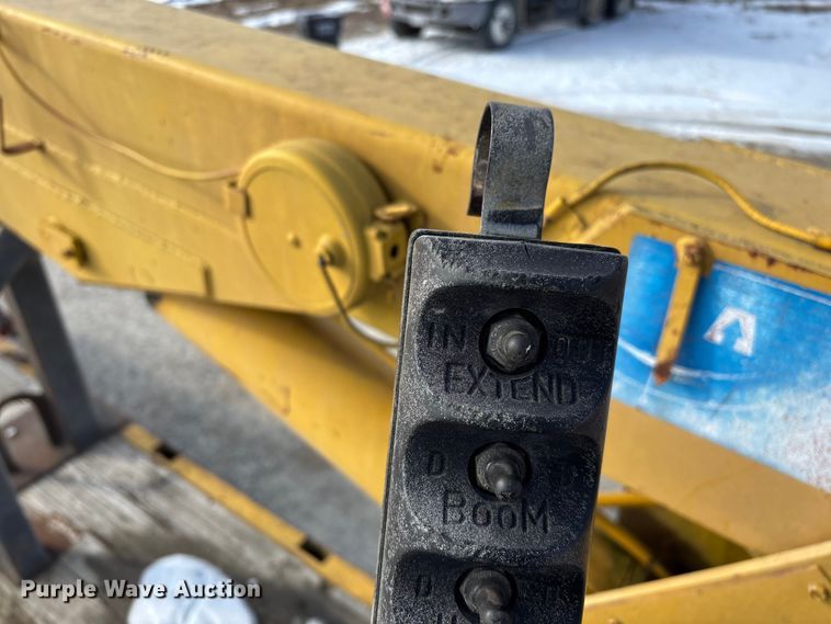 image for item FG0065 1996 Ford F-Series Flat bed truck with crane