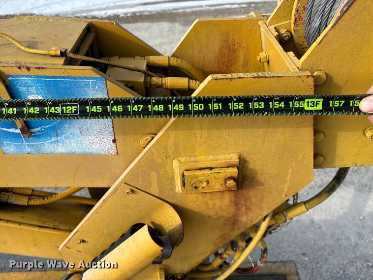 image for item FG0065 1996 Ford F-Series Flat bed truck with crane