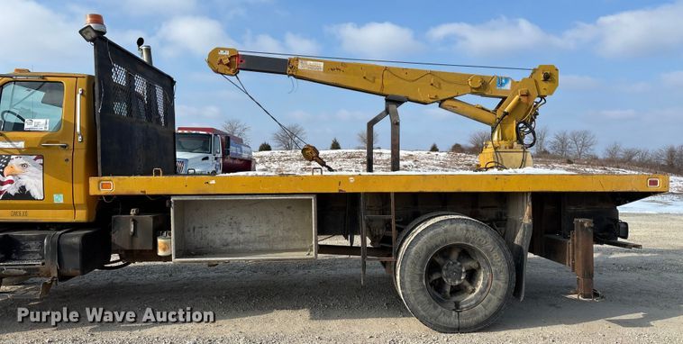 image for item FG0065 1996 Ford F-Series Flat bed truck with crane