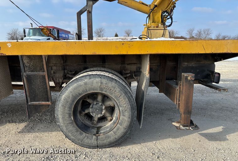 image for item FG0065 1996 Ford F-Series Flat bed truck with crane