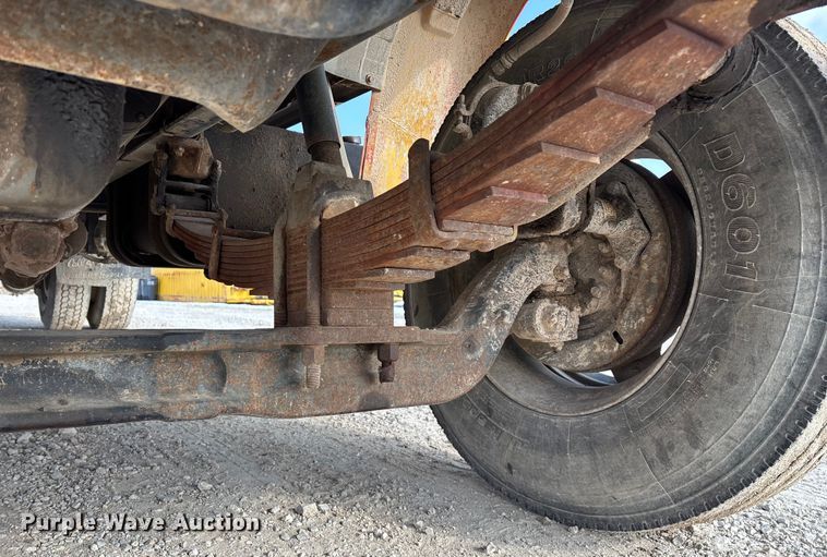 image for item FG0065 1996 Ford F-Series Flat bed truck with crane