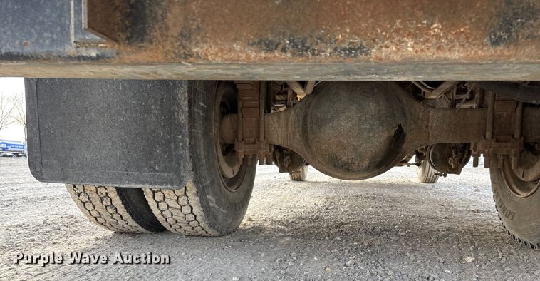 image for item FG0065 1996 Ford F-Series Flat bed truck with crane